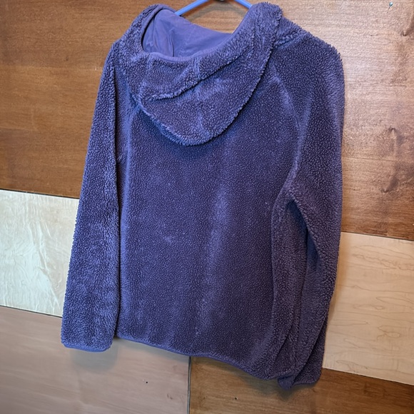 Women’s sz L Purple Sherpa hoodie with *Pockets & zips. Super warm 💜 - Picture 3 of 4